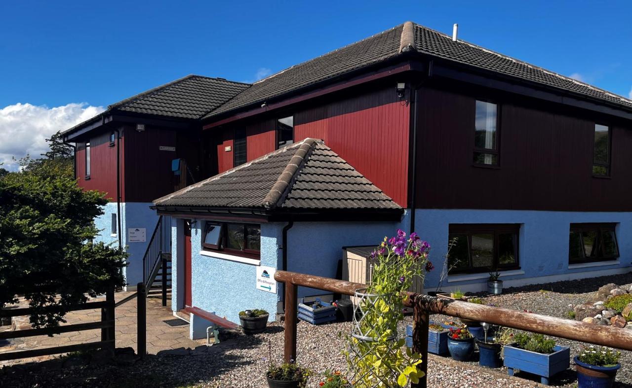 Snowgoose Apartments & Bunkhouse Fort William Exterior foto