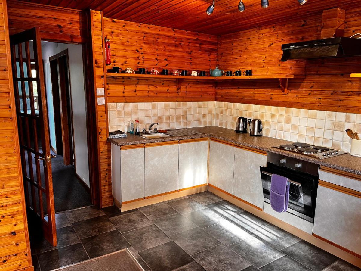 Snowgoose Apartments & Bunkhouse Fort William Exterior foto